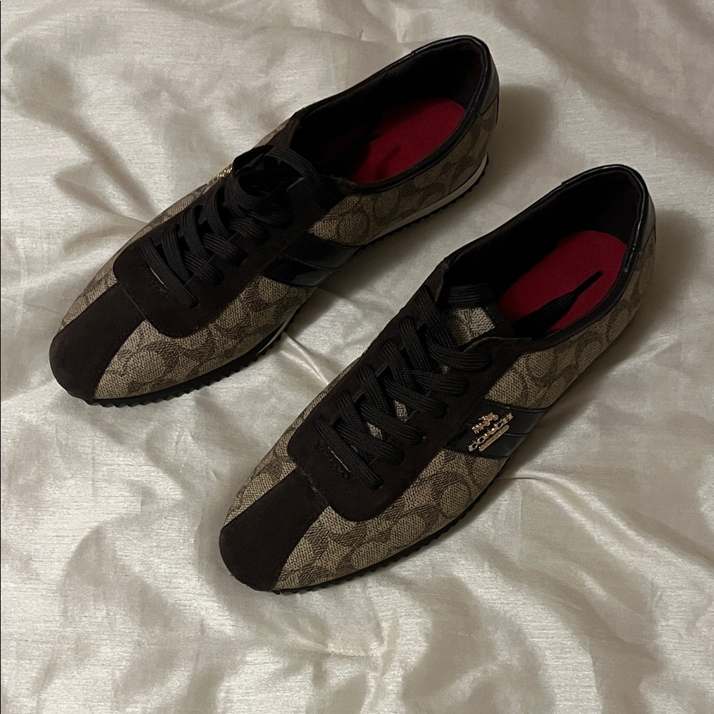 COACH Women's Stylish Brown and Black Shoes - Picture 4 of 12